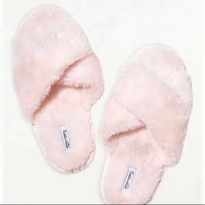 Splendid Faux Fur Crisscross Slippers Size M/L